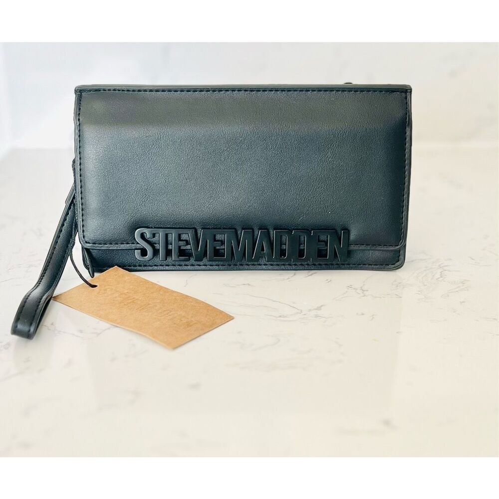 Steve Madden BCabby Wallet Wristlet Black Zip Around Smartphone Case Organizer